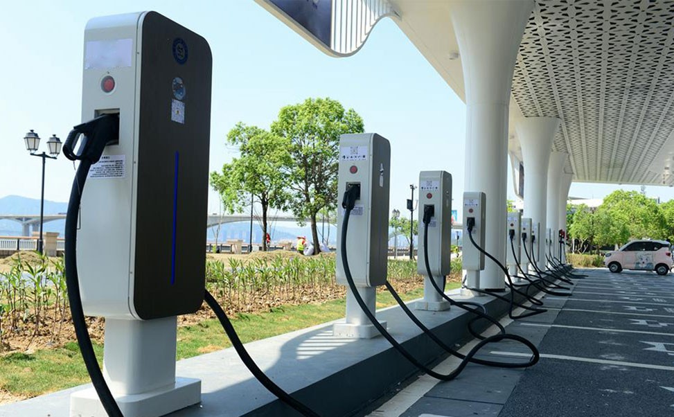 新能源汽車(chē)充電樁的用戶(hù)評(píng)價(jià)與市場(chǎng)反饋研究