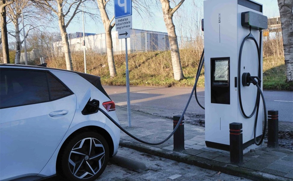 重塑綠色出行生態(tài)：新能源充電樁行業(yè)的協(xié)同合作之路